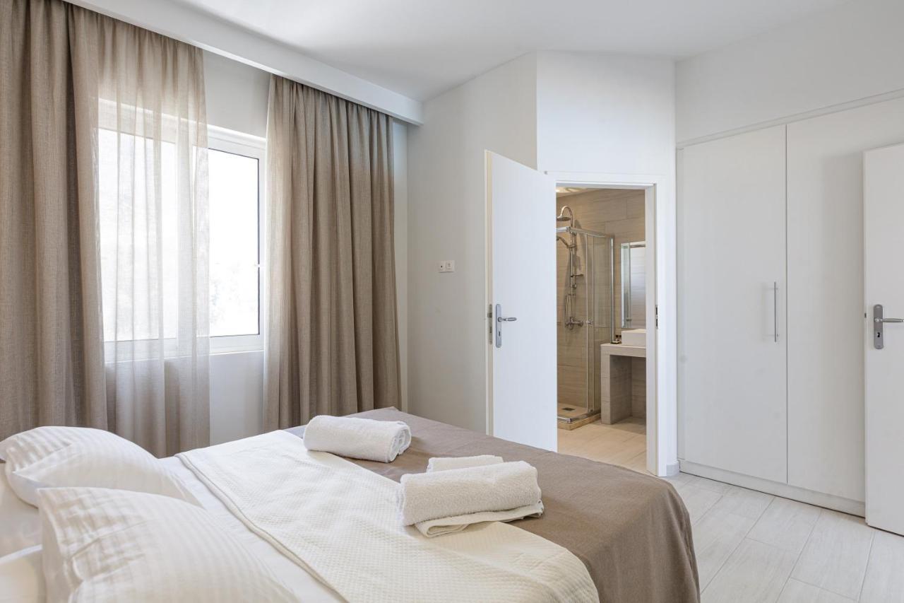 Petres Villa *
